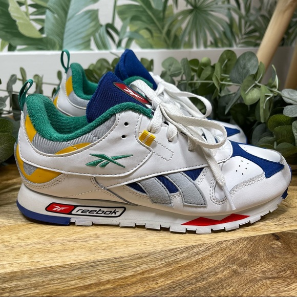 Reebok - Classic Leather Running Sneakers 4Y - Picture 3 of 14